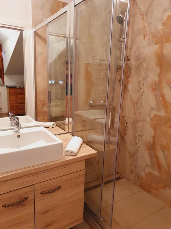 Karmelita Boutique Apartman Sopron Luaran gambar