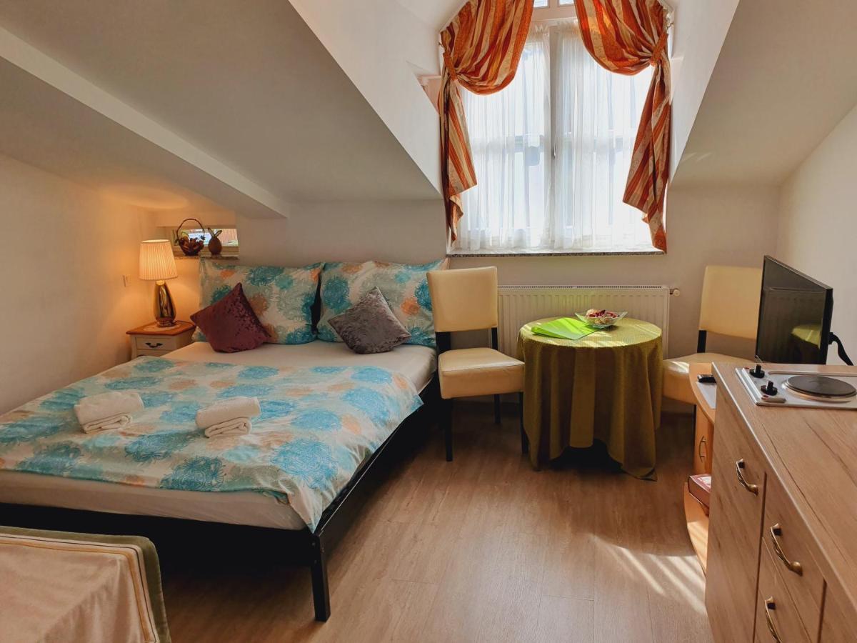 Karmelita Boutique Apartman Sopron Luaran gambar
