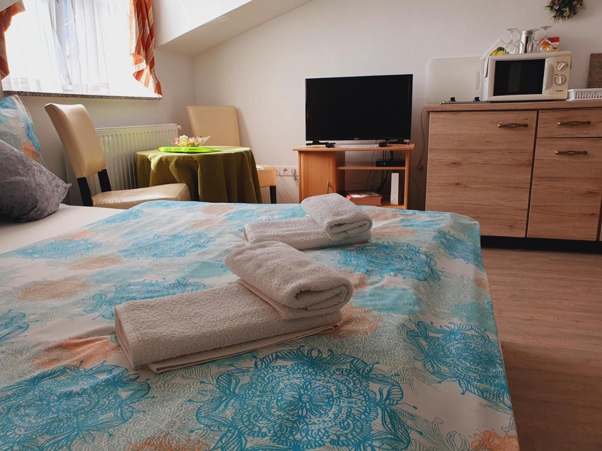 Karmelita Boutique Apartman Sopron Luaran gambar
