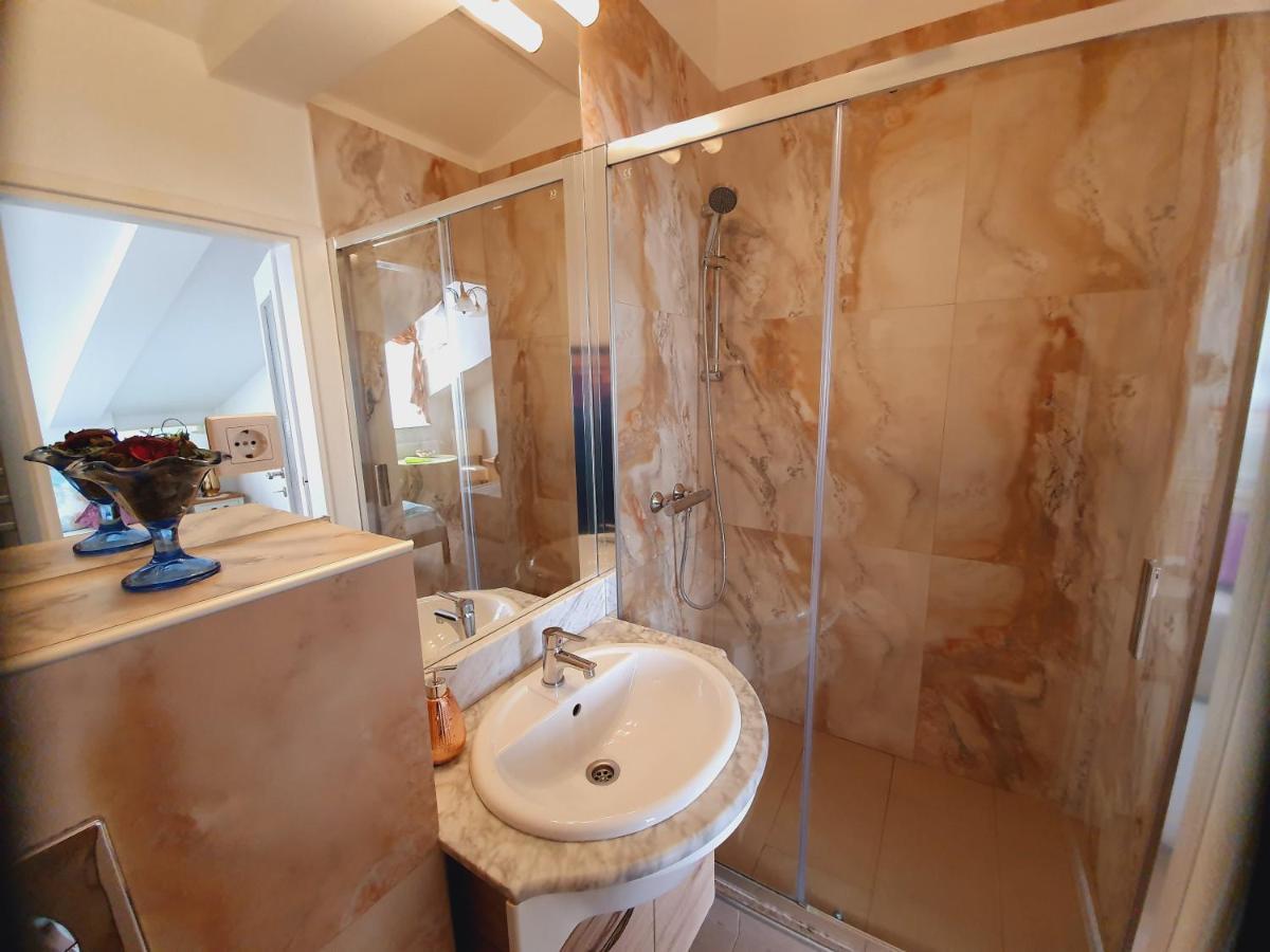 Karmelita Boutique Apartman Sopron Luaran gambar