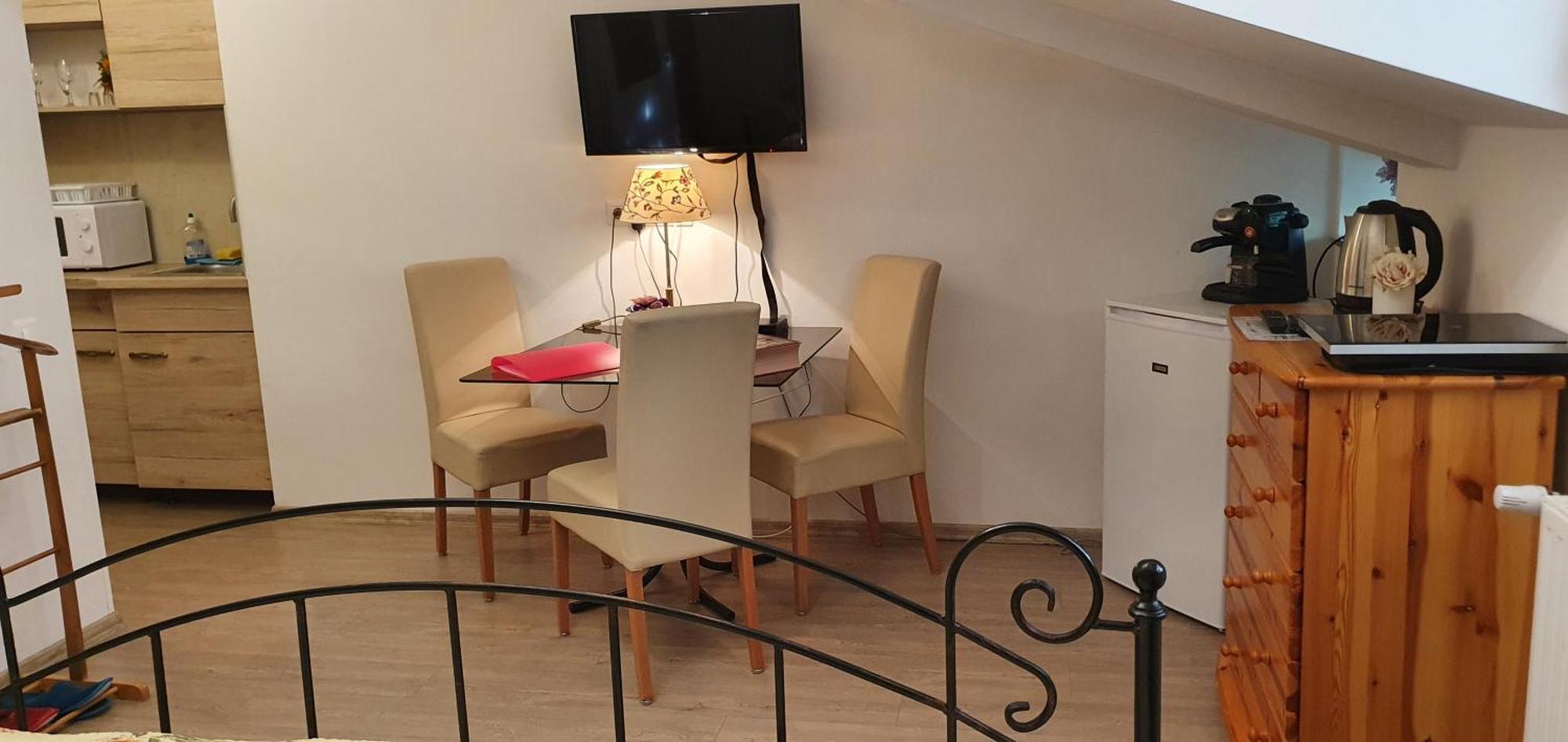 Karmelita Boutique Apartman Sopron Bilik gambar