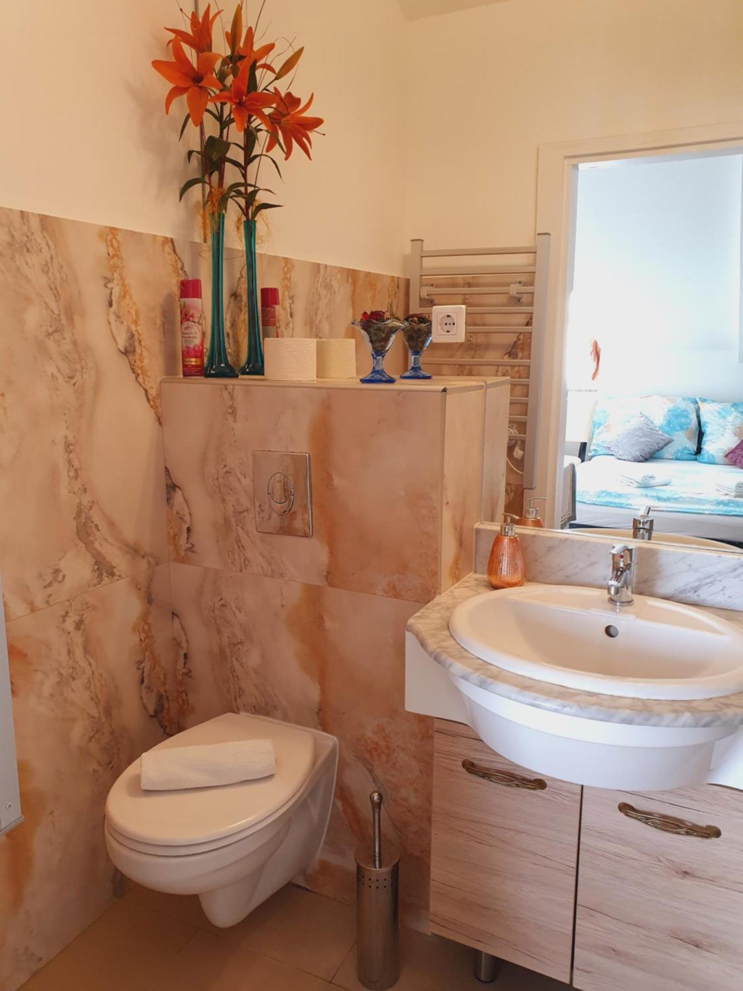 Karmelita Boutique Apartman Sopron Bilik gambar