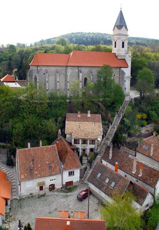 Karmelita Boutique Apartman Sopron Luaran gambar