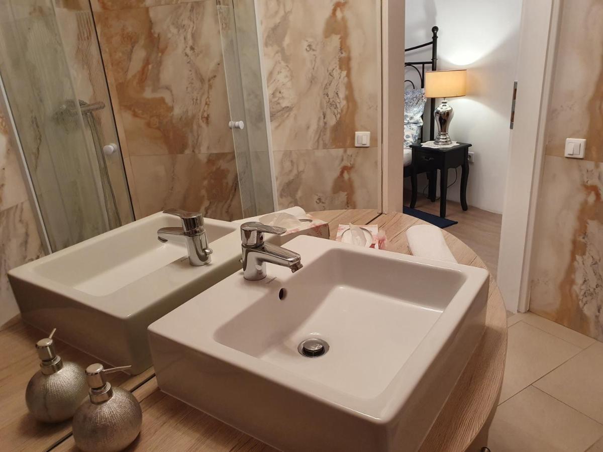Karmelita Boutique Apartman Sopron Luaran gambar
