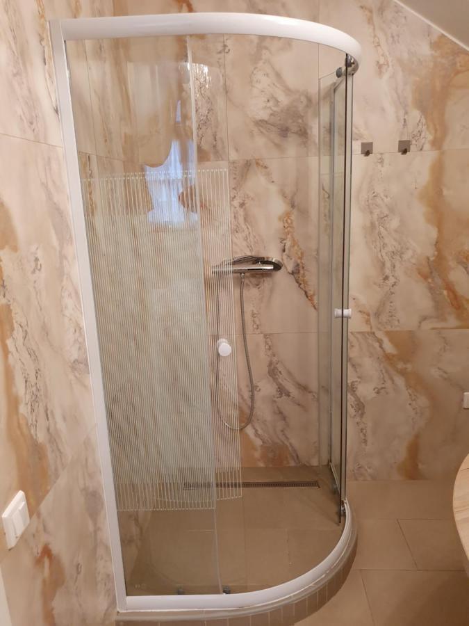 Karmelita Boutique Apartman Sopron Luaran gambar