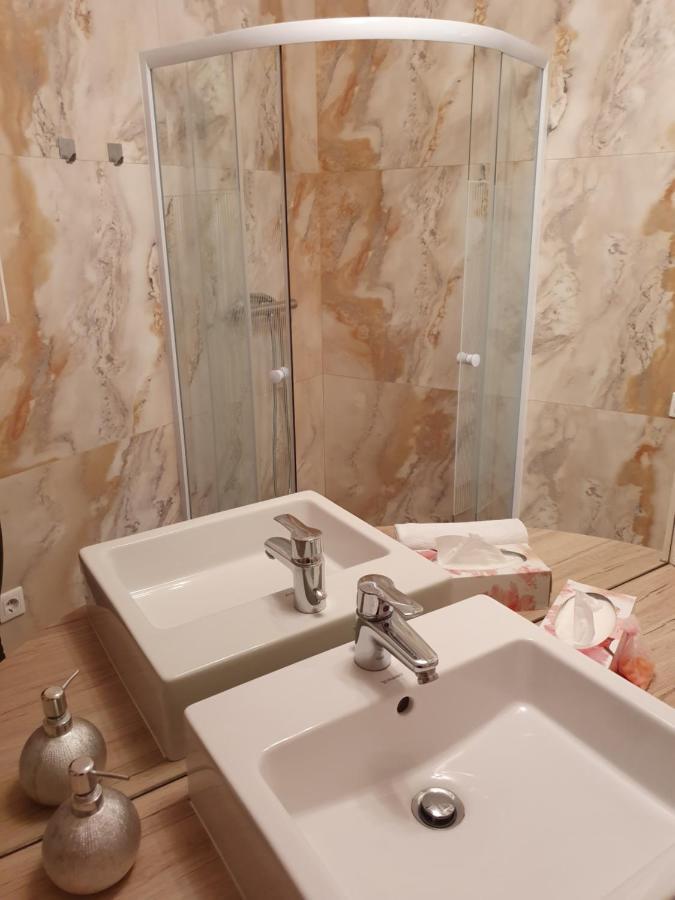 Karmelita Boutique Apartman Sopron Luaran gambar